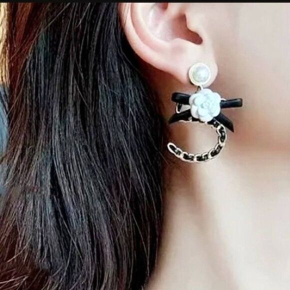 Leather PU Butterfly Camellia Flower Dangle Earrings Stud Black Gold Chain - Picture 1 of 6